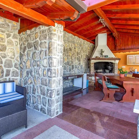 Holiday home Amazing In With Kitchen Jurdani