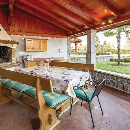 Amazing In With Kitchen Holiday home *
